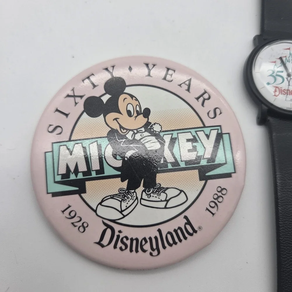 DISNEYLAND 35 Year Anniversary Walt Disney Lorus Wrist Watch 1990 Needs Battery*